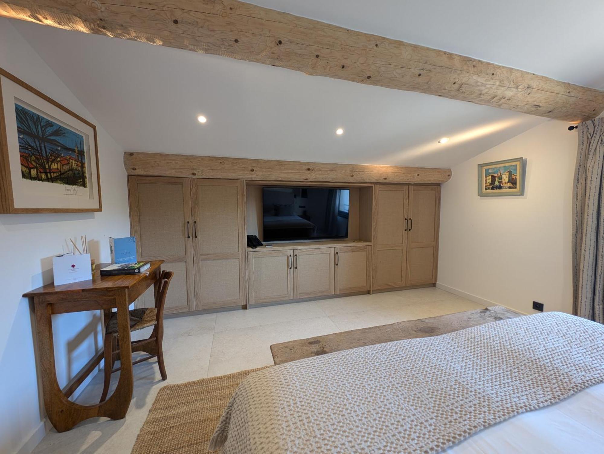 Hotel La Ferme D'augustin 4*